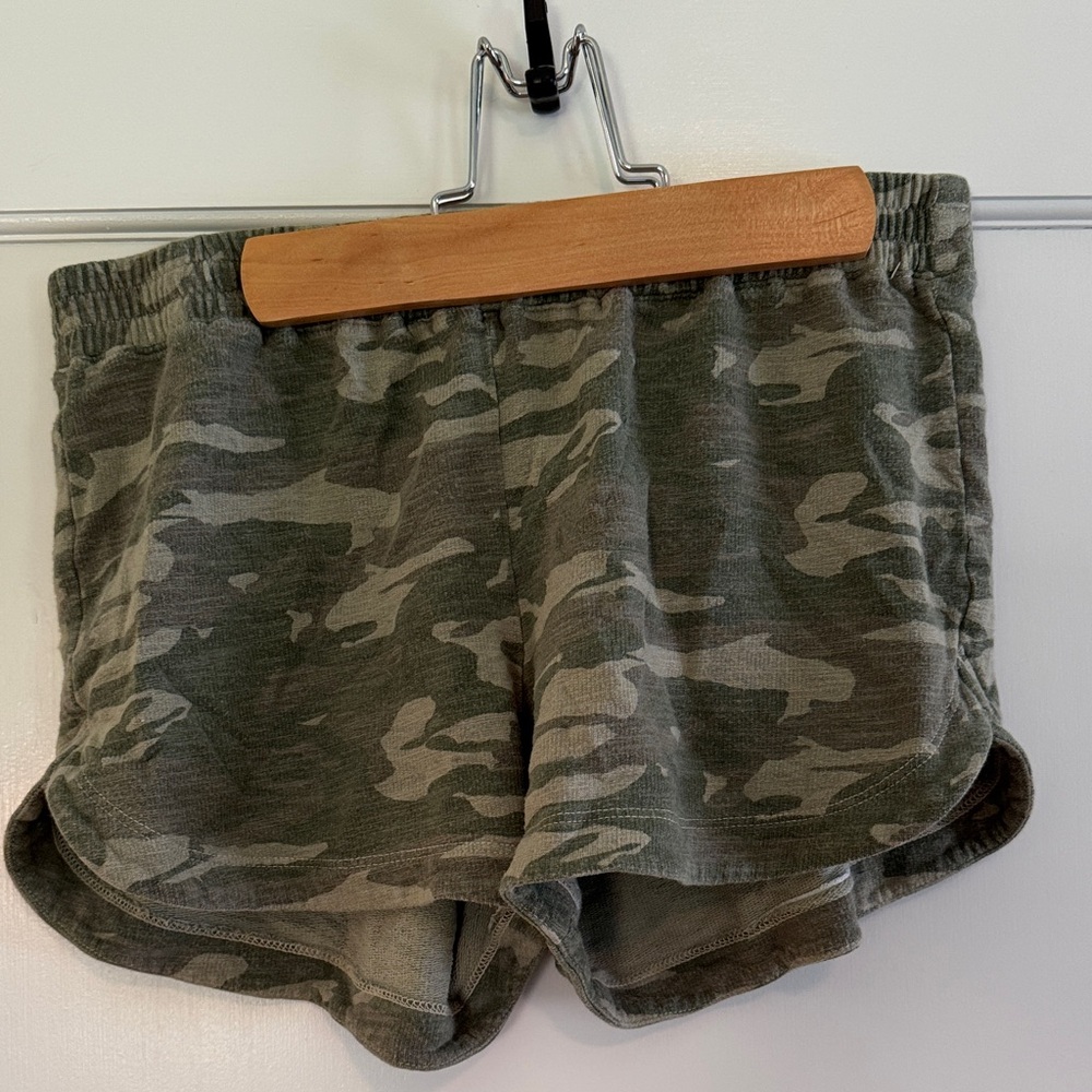 Monrow Camouflage Shorts